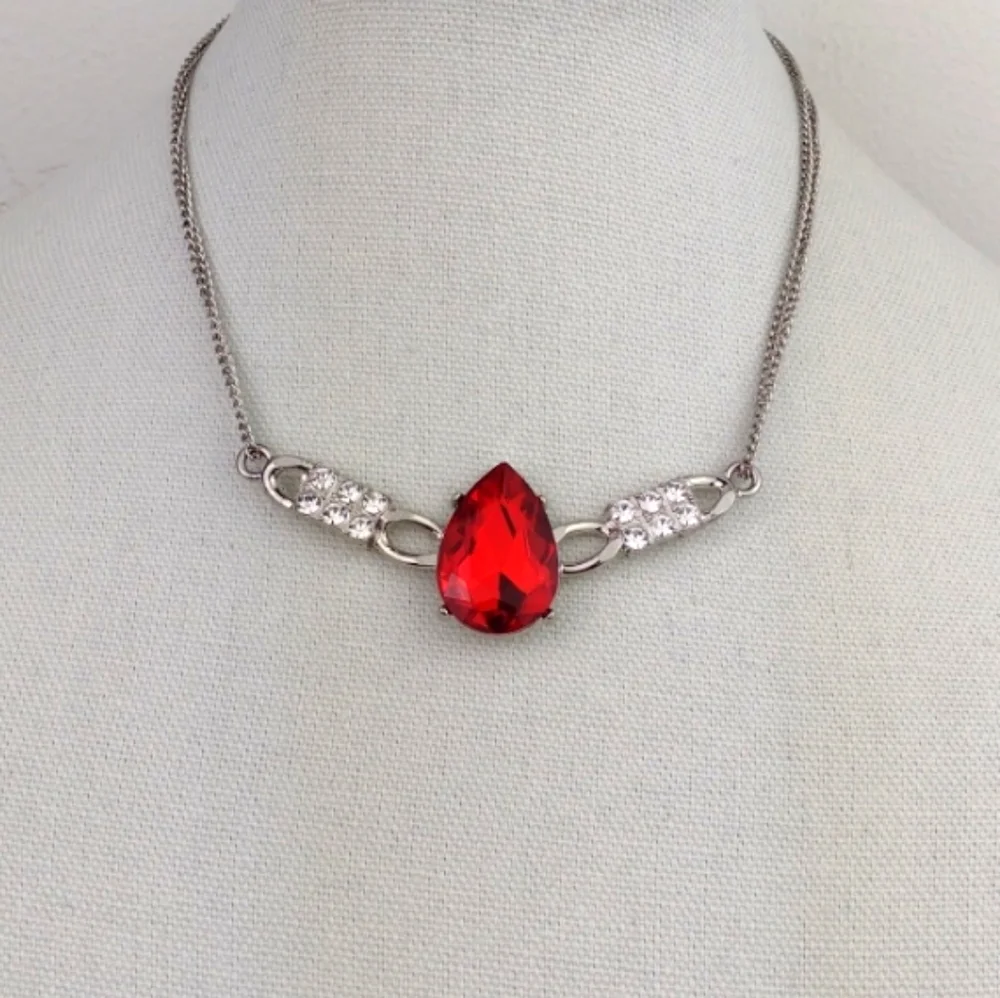 Vibrant Ruby Red Faceted Glass Jewel Rhinestone Silver Tone Choker Necklace - Picture 6 of 12